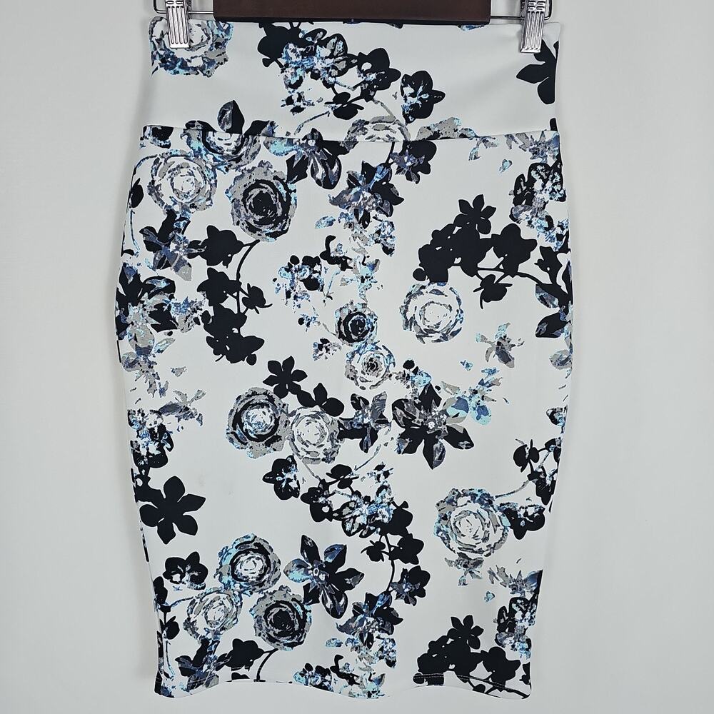 Ultra Flirt Skirt Women's Sz Small Waist 26" White Floral Pull On Skirt, Stretch